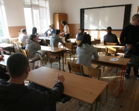 Учениците в Пловдив искат дървена ваканция! От ръководство на училищата: Сградите са отоплени