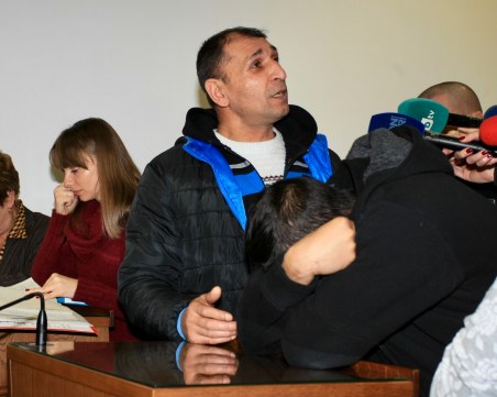 Крадците на картини на Майстора се изправят пред съда СНИМКИ