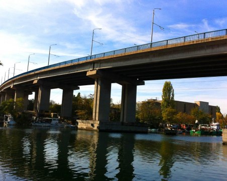 Мъж скочи от Аспаруховия мост, загина на място