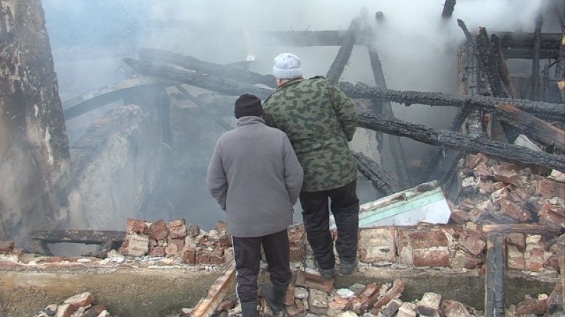 След пожара в родопско село: Хората ще изградят читалището наново