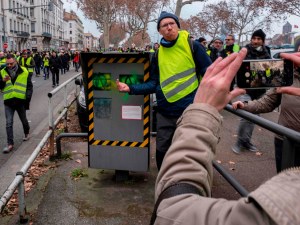 „Жълтите жилетки“ са разрушили 60% от камерите за скорост във Франция