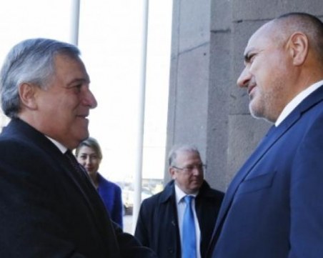 Борисов призова Таяни новите правила за превозвачите да се обсъждат след евровота