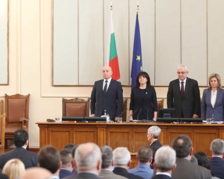 Парламентът тръгна с обещания и изборни закани