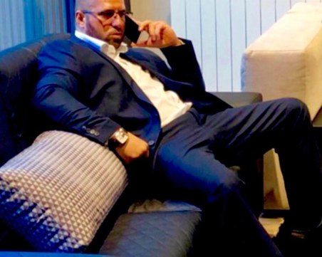 Пеньо Мангъров пристигна в Пловдив със затворническа кола вместо с лъскавия си GTR! ГАЛЕРИЯ