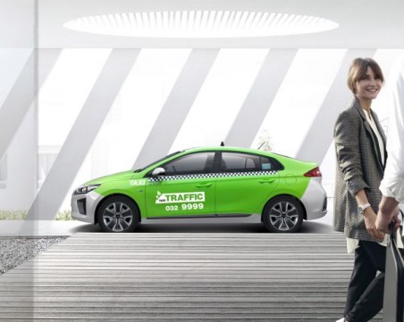 Такситата в Пловдив влизат в 21 век! Зелените коли на Трафик возят по стандартните тарифи