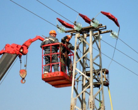 Започват проверки на трите ЕРП-та заради цените на тока