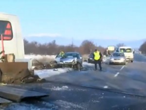 Пет автомобила се нанизаха край Казанлък