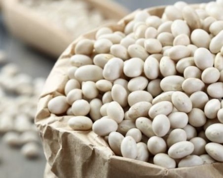 Раздават фасул с буболечки на бедните в Пловдив