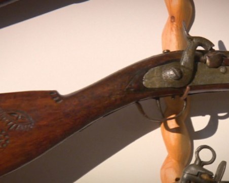 Българин превърна дома си в музей! Пушката на Левски е сред най-ценните екземпляри