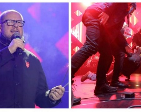 Кметът, намушкан в сърцето от нападател, се бори за живота си