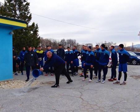 Марица взе юноша на Локо, играл в Англия СНИМКИ