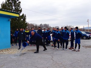 Марица взе юноша на Локо, играл в Англия СНИМКИ