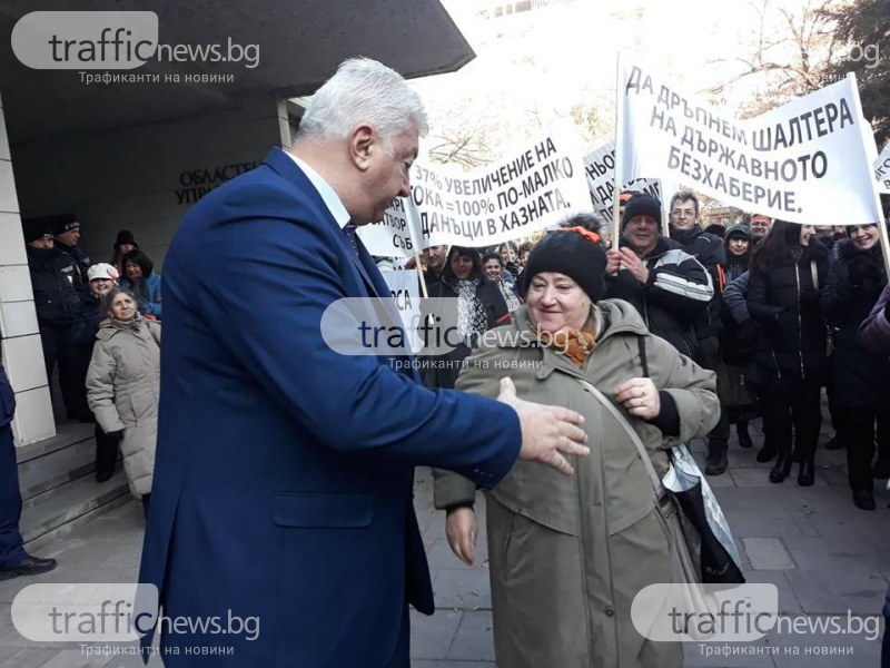 Зико към протестиращите: Зад вас съм! Ще предам исканията ви лично на Бойко Борисов СНИМКИ и ВИДЕО