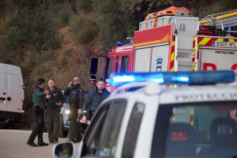 2-годишно дете падна в 100-метрова шахта в Испания, спасители копаят тунел