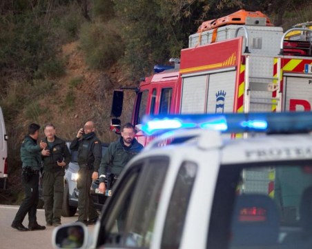 2-годишно дете падна в 100-метрова шахта в Испания, спасители копаят тунел