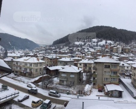 Силният вятър скъса електропровод в Смолян, училище остана без ток