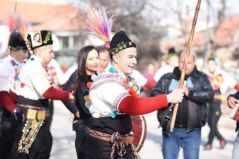 Синът на Татяна се включи в обичая Куди СНИМКИ