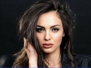Вижте най-атрактивната жена дрифт пилот в България СНИМКИ