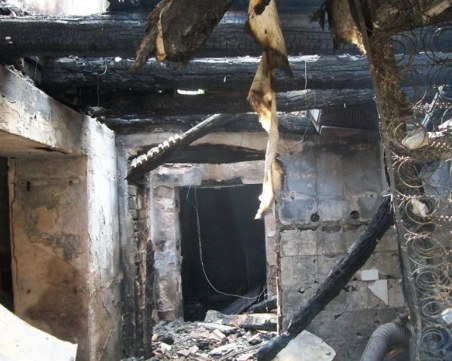 Изгоря една от ромските къщи във Войводиново