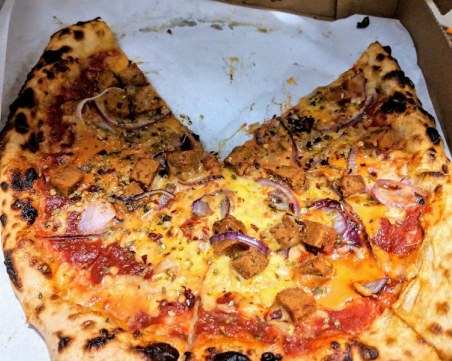 Пицария в източен Лондон с уникална промоция за всеки противник на “Брекзит“!