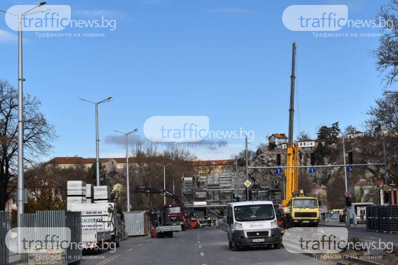 Демонтирането на кулaта в центъра на Пловдив – на финален етап СНИМКИ