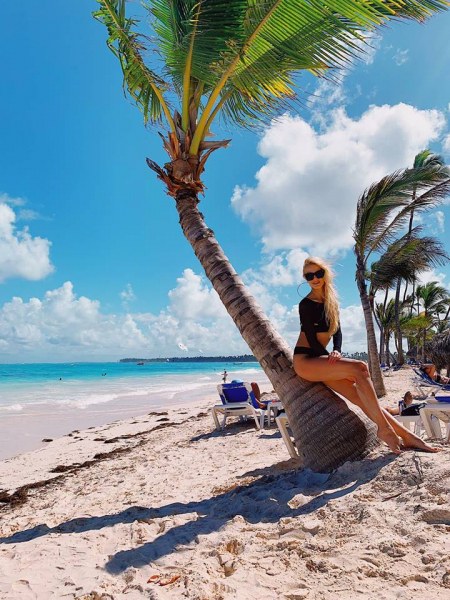 Известна синоптичка на почивка в Доминиканската република СНИМКИ