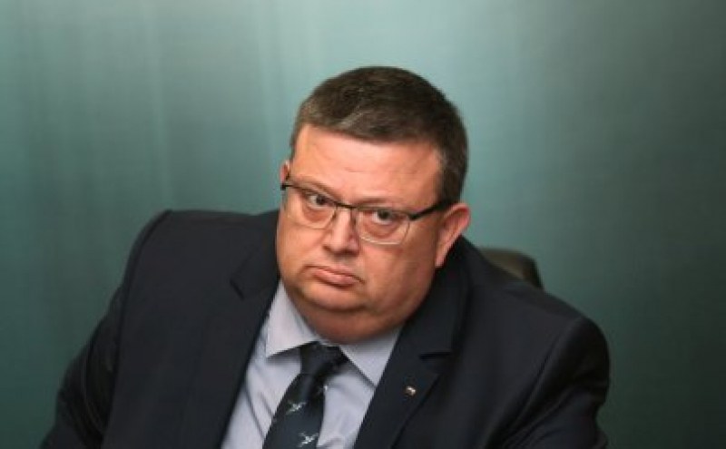 Цацаров ще пише правила за реакция при обида на прокурори