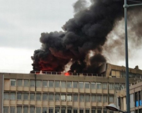 Избухна експлозия в университета в Лион, има пострадал СНИМКИ и ВИДЕО