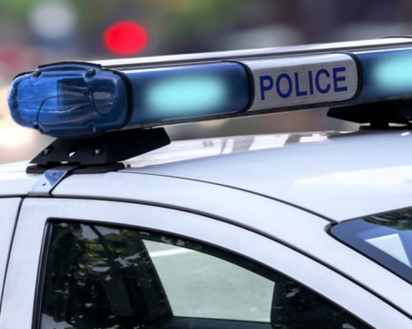 Маскирани мъже обраха чейндж бюро, отмъкнаха 100 бона