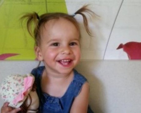 Радост! Операцията на малката Лори мина успешно