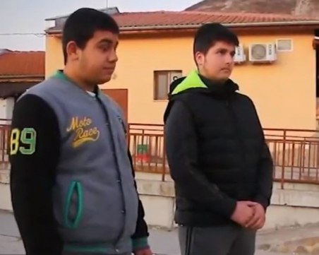 Две деца пропътуваха десетки километри, за да върнат изгубено портмоне