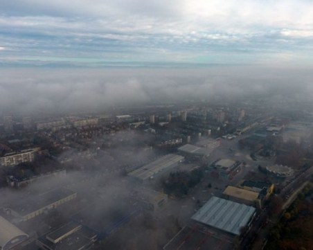 Опасно мръсен въздух покри България в петъчната сутрин