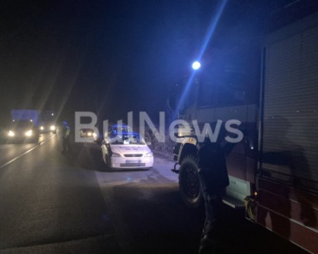 Тежка катастрофа! Тир се обърна, шофьорът е загинал СНИМКИ