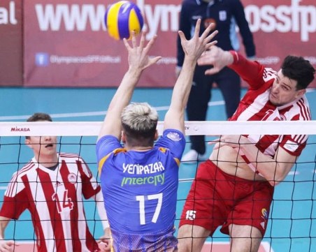 Тошко Алексиев със страхотен мач за Олимпиакос