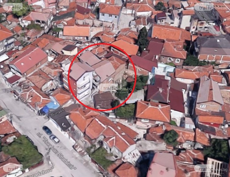 Собственик на незаконна къща върху улица в Аджисана брани в съда имота си, бил само надстройка СНИМКИ
