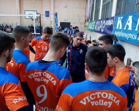 14-годишен с дебют за Виктория Волей при победа в дербито срещу СК Строител