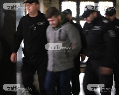 Докараха в съда убиеца на Калина, отказва да говори ВИДЕО