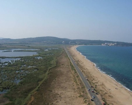 Отново багери и бетон на пясъка - този път край Созопол