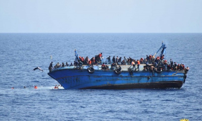 МОМ: Възможно е да са се удавили 117 мигранти при потъване на кораб в Средиземно море