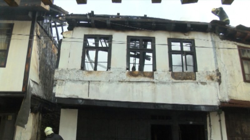 Три къщи в центъра на Габрово изгоряха