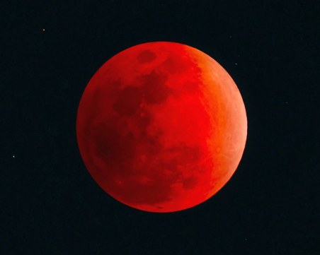 “Кървава луна“ ще гледаме утре сутринта