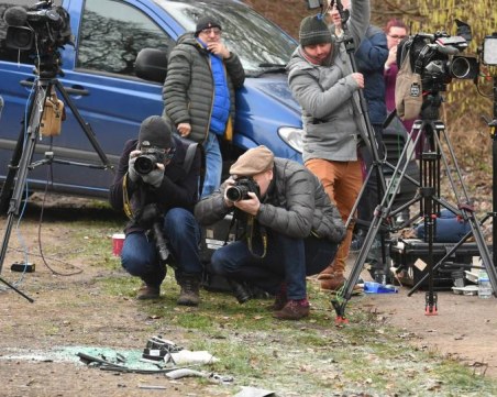 Нова издънка: Принц Филип карал без колан след катастрофата