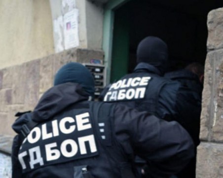 Обвинените за финансиране на тероризъм остават в ареста