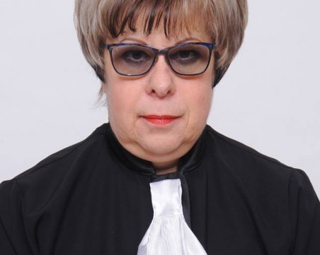 Програмата на адв. Тошкова: Повишаване на правната култура на гражданите и защита на правата на адвокатите