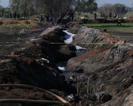 Расте броят на загиналите при експлозията в Мексико