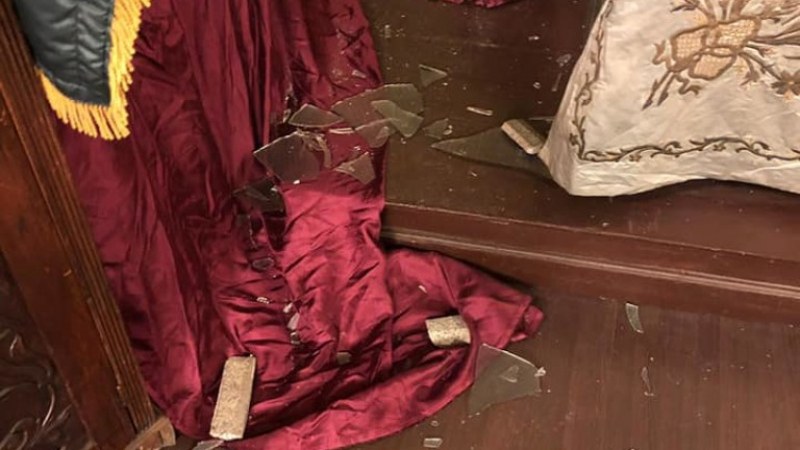 Вандал нападна синагогата в София, в Израел възмутени