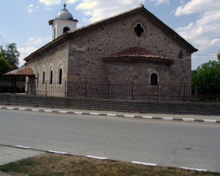 Кражба в църквата в Дълбок извор! 15-годишен открадна кутия с дарения