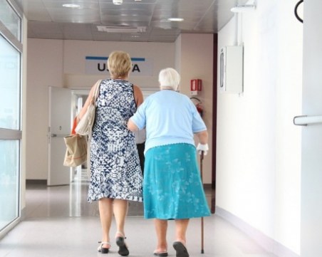 Лекар: Ще ви изхвърля от болницата! Близките подадоха жалба