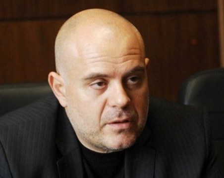 Разкриха схема за източване на пари с фалшиви инвалиди