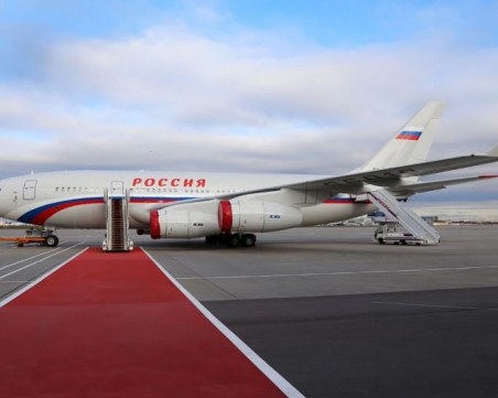 Ученик засне видеоклип от самолета на Путин ВИДЕО